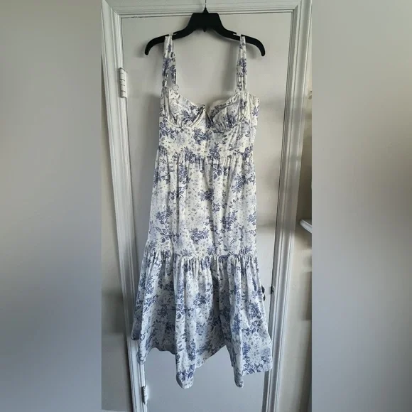 House of CB Elia Floral Blue and White Dress - Picture 2 of 3